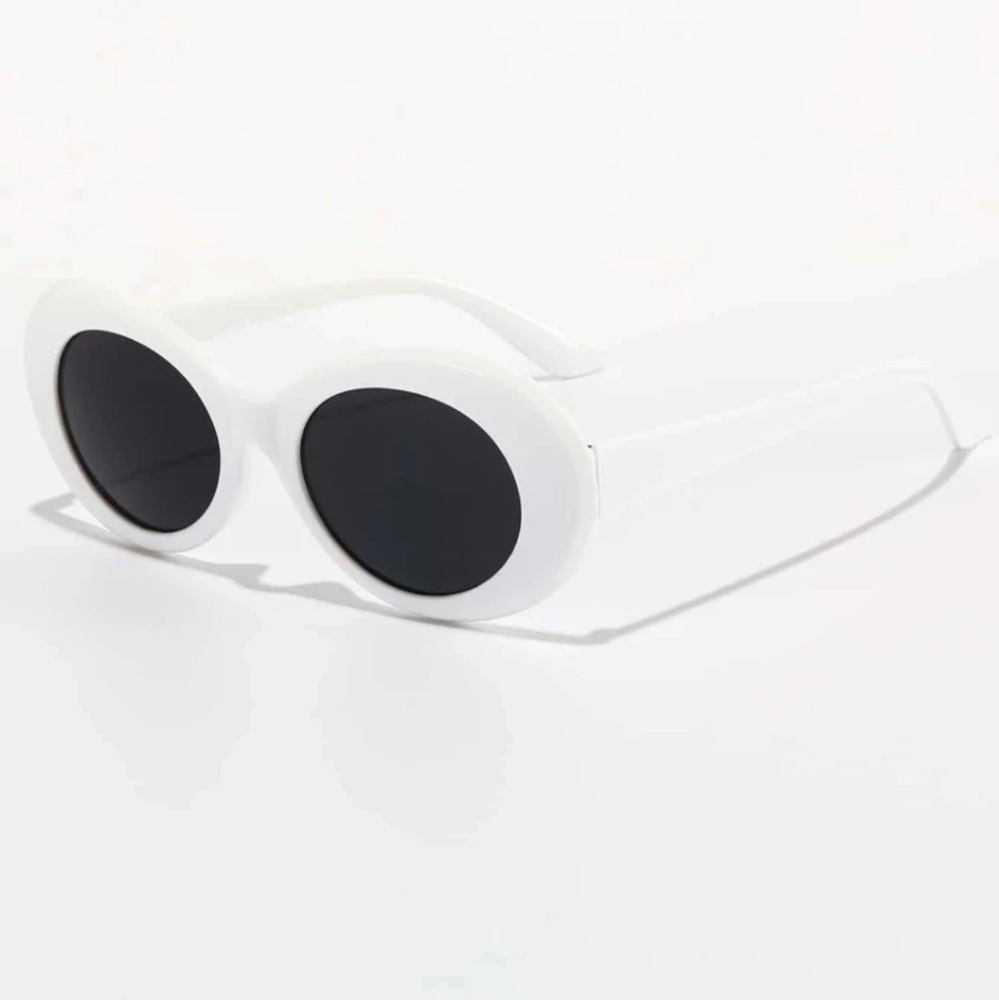 Oval Retro Sunglasses - Picture 2 of 4